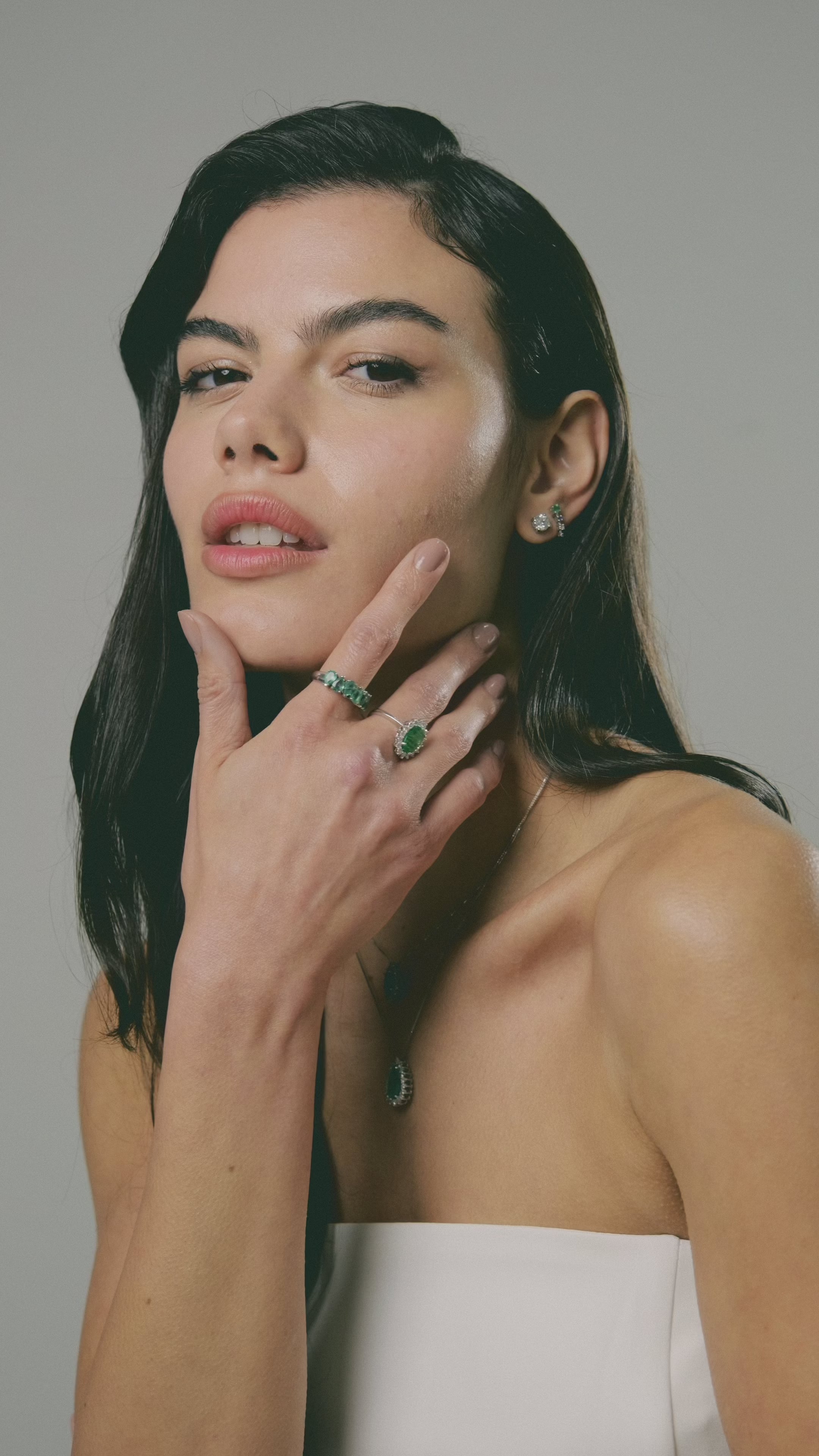 Anel Esmeralda com diamantes