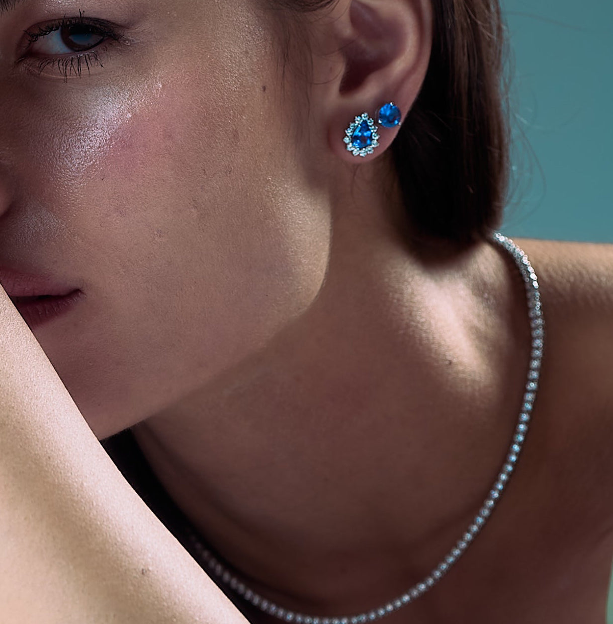 Brinco tanzanita com diamantes