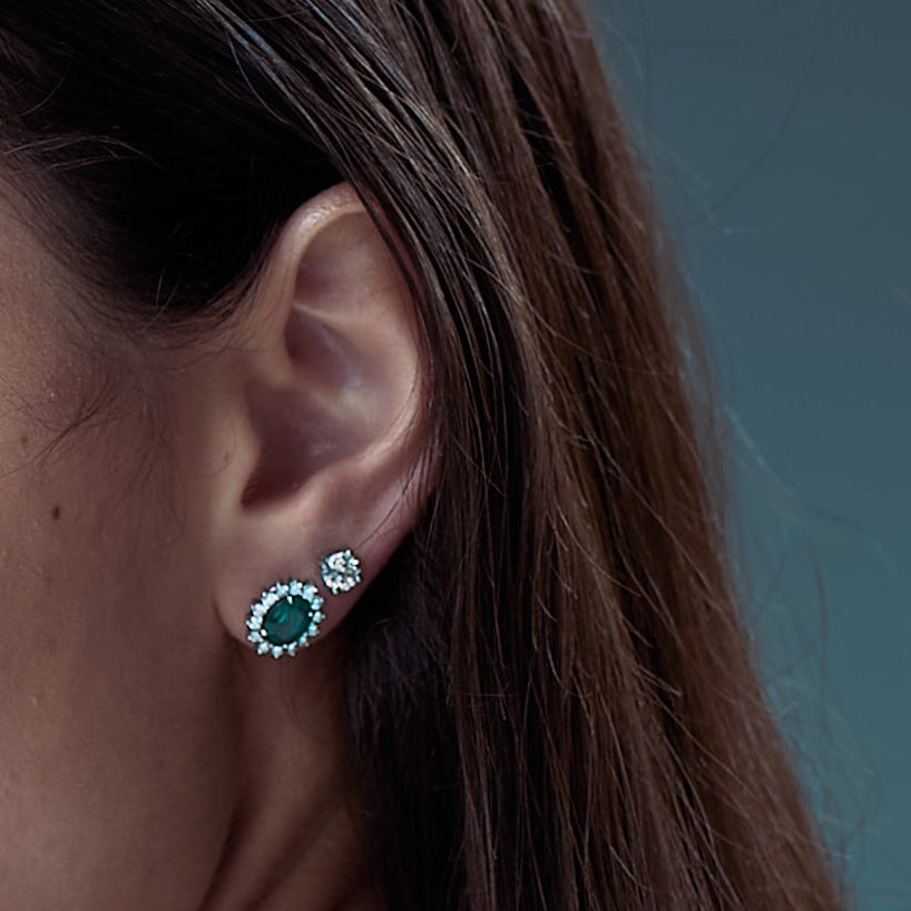 Brinco esmeralda com diamantes